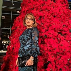 Meet your Posher, Amparo